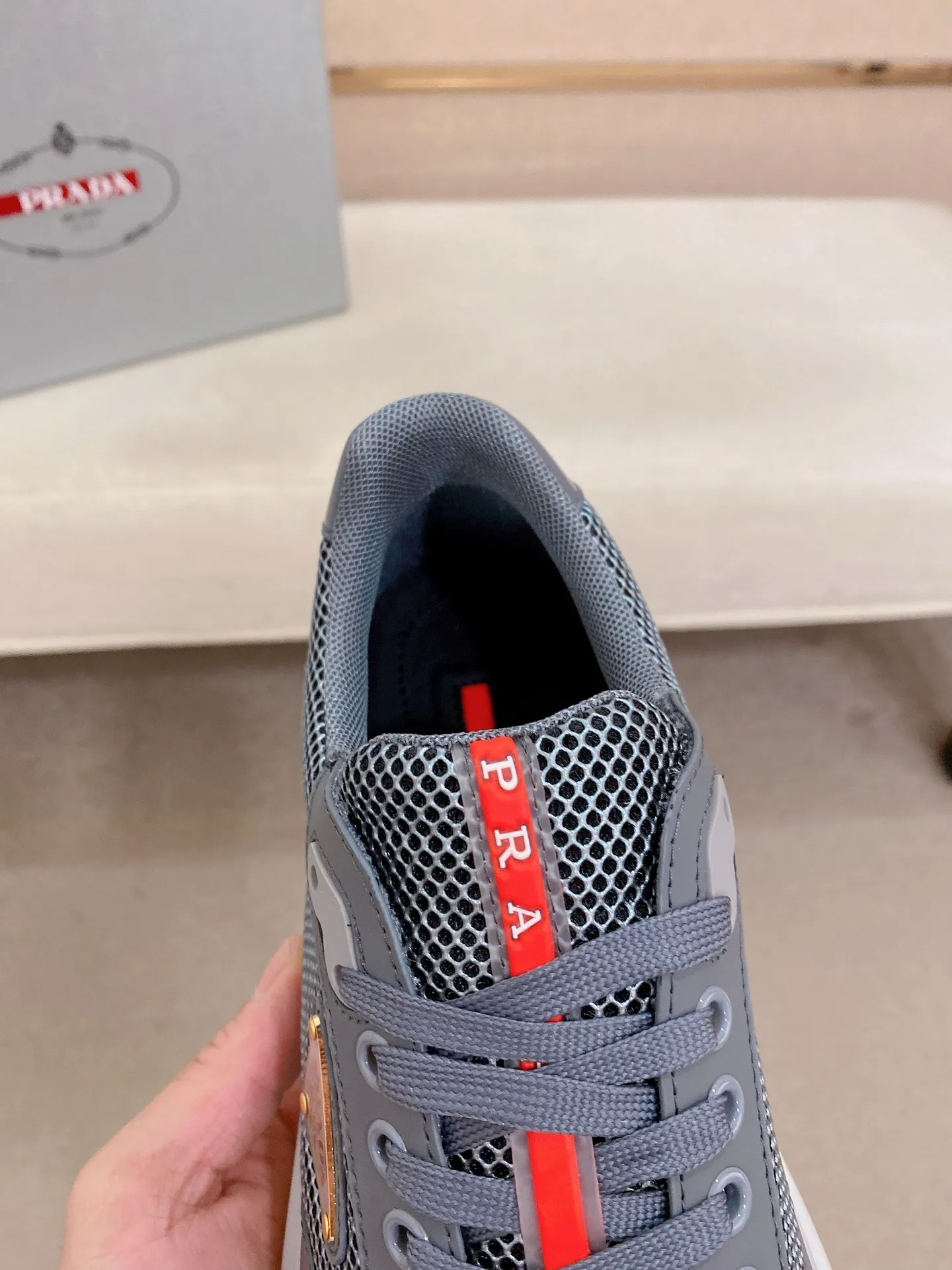 Men's shoes 💰 620💰 ✔️✔️✔️Higher version High-quality new PRADA (Prada) counters are launched simultaneously. The new men's shoes and 😘fabric are made of high-tech glue-making technology. Lining: Full cowhide lining. 👍🏿 High-end ☄️ Air-cushion molded anti-slip foam outsole, exquisite lines, simple and elegant, comfortable and high-end for leisure travel. Code number: 38 to 44 (45 can be customized and cannot be returned or exchanged)